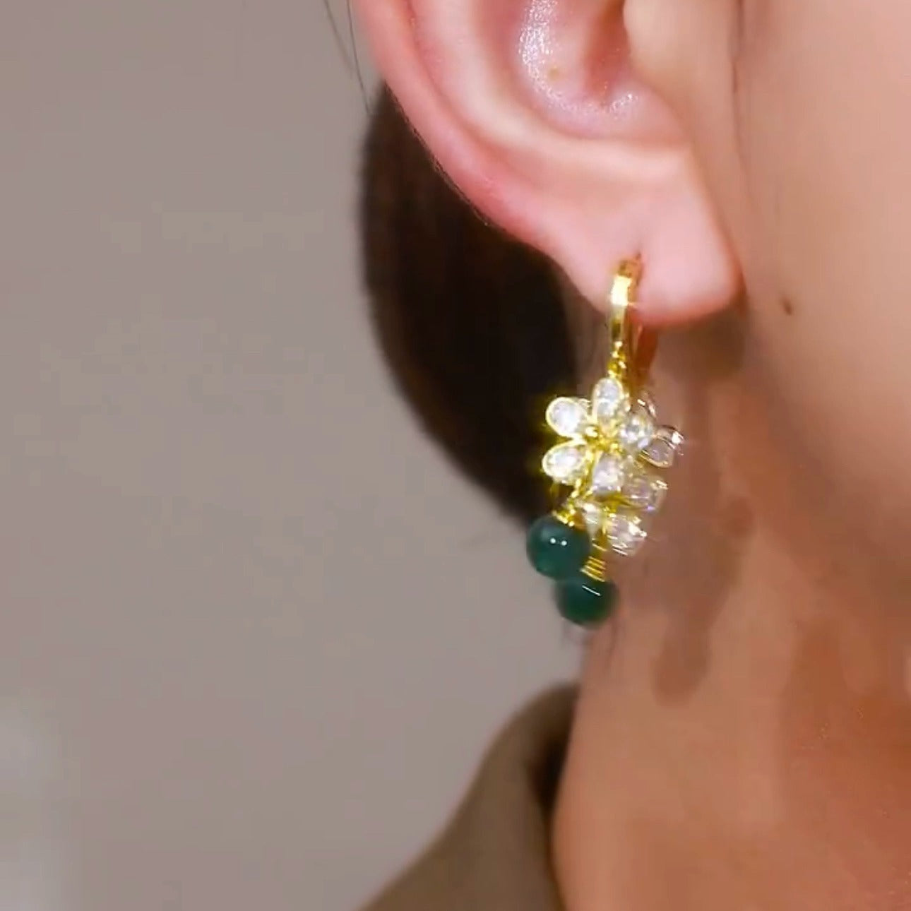 High-grade green zircon flower earrings