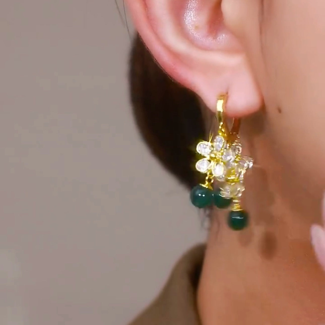 High-grade green zircon flower earrings